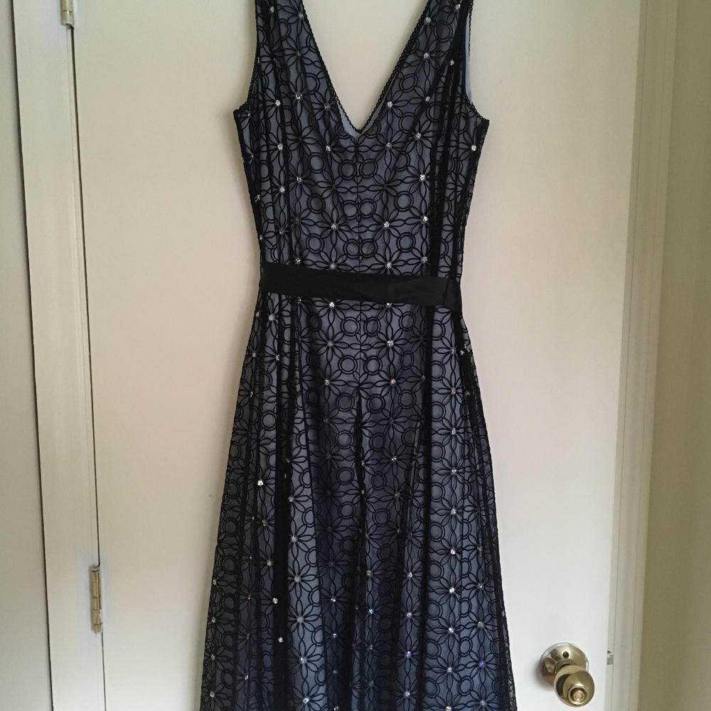Adrianna Papel a-line dress